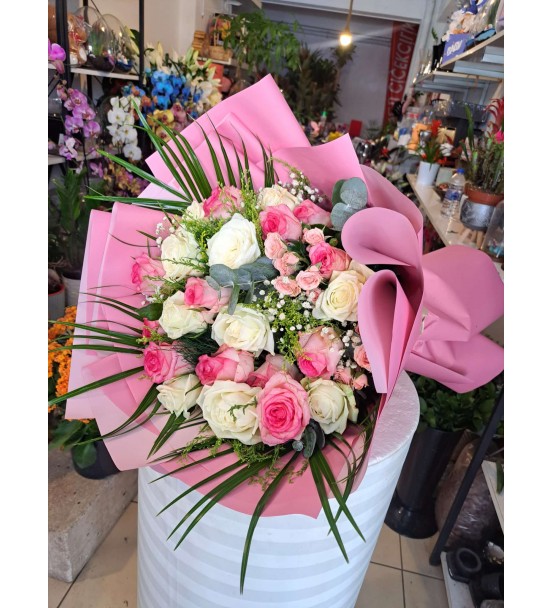 CLAIRE PEMBE BEYAZ GÜL BUKETİ